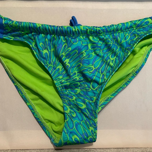 Women’s 2 piece swimsuit size X-Large - Picture 5 of 7
